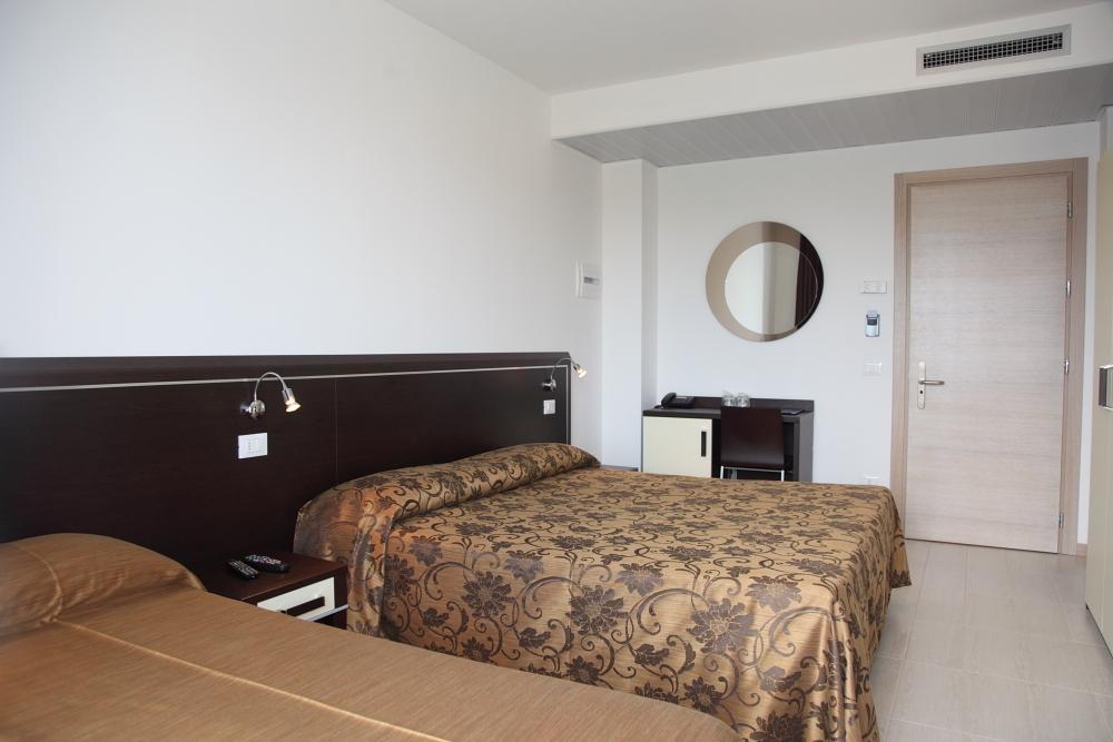 Hotel Bellevue Lignano Sabbiadoro Bilik gambar