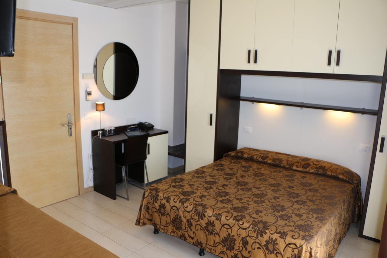 Hotel Bellevue Lignano Sabbiadoro Luaran gambar